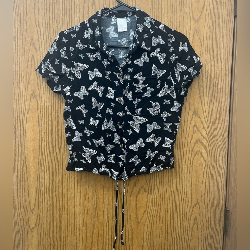 No Boundaries brand. Size Medium.
